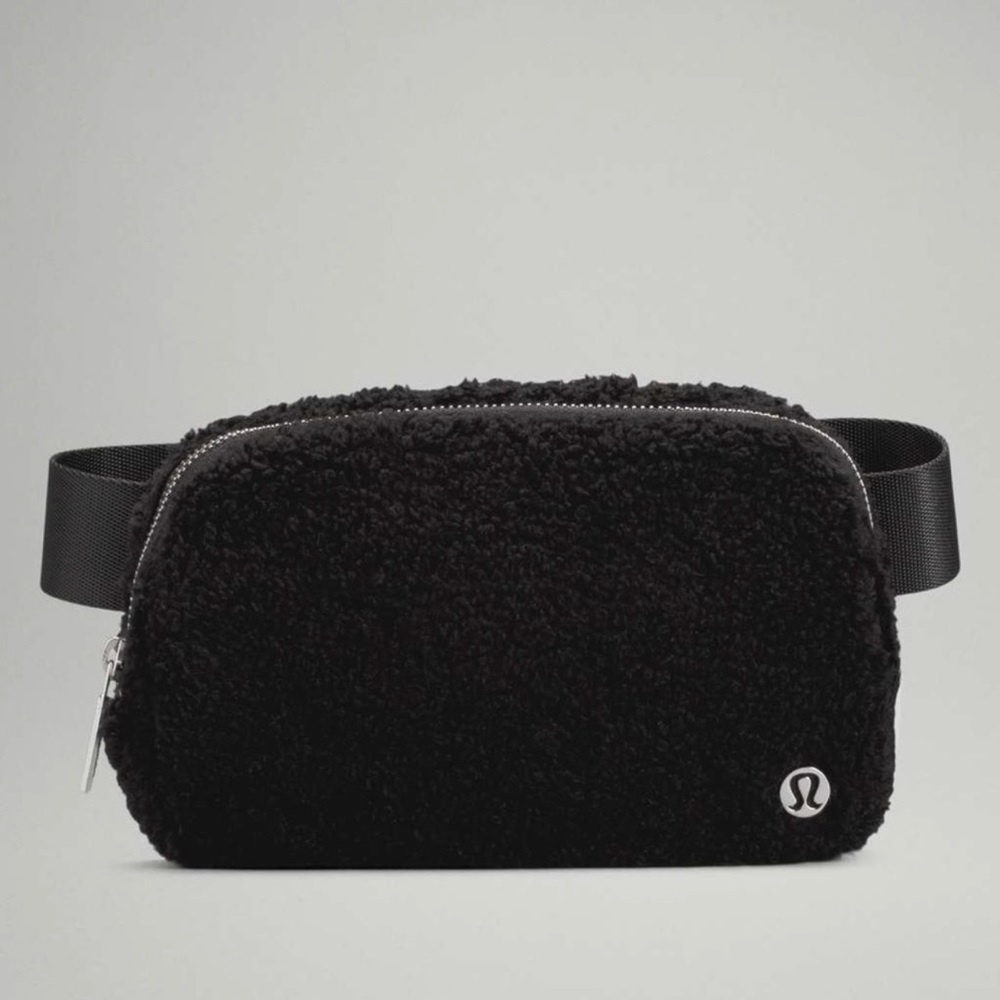 Lululemon Everywhere Belt Bag Fleece